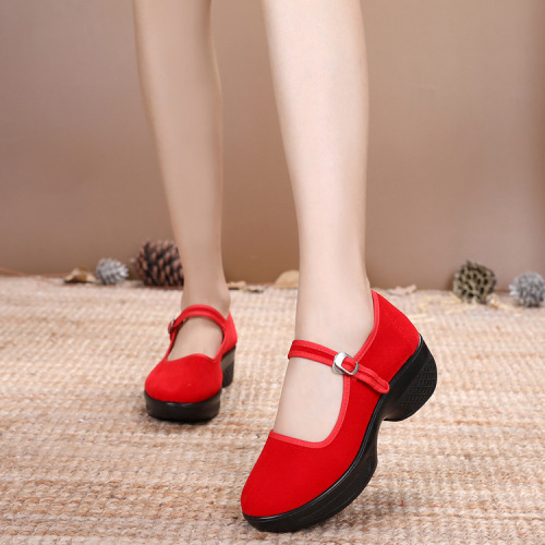 Spring dance shoes for women square dance mom shoes old Beijing bottom comfortable soft wedge heel work etiquette black cloth shoes