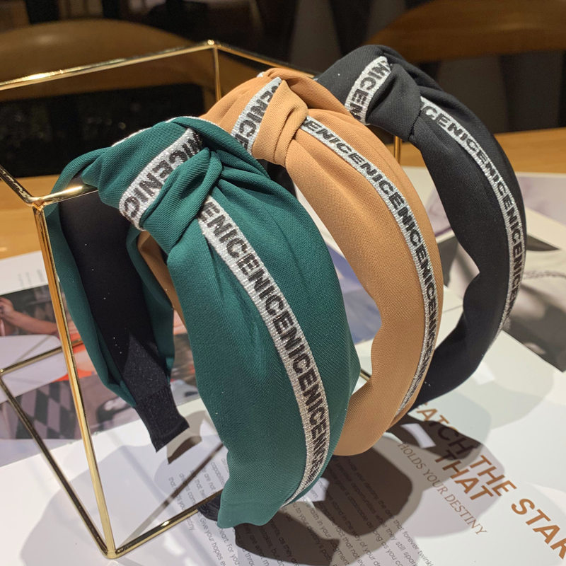Neues koreanisches breites Rand-Knoten-Clip-Stirnband mit einfarbigem Buchstaben, süßer und niedlicher Haarschmuck für Erwachsene_voghion.com