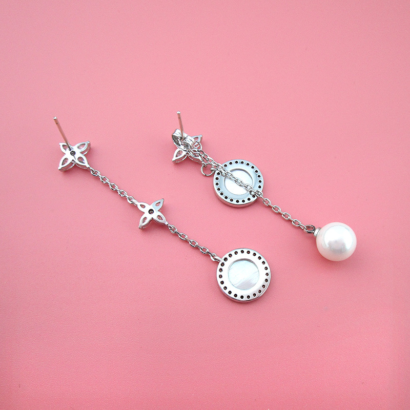 Fashion Mother-of-pearl Pearl Fashion Light Luxury Earrings display picture 5