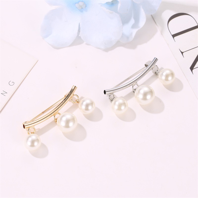 New Fashion Simple Collar Pin Curved Pearl Brooch Wholesale display picture 2