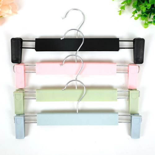 Wholesale non-slip plastic hangers, pants hangers, pants clips, skirt clips, underwear hangers, cabinet underwear clips, drying clothes hangers, clothing store racks