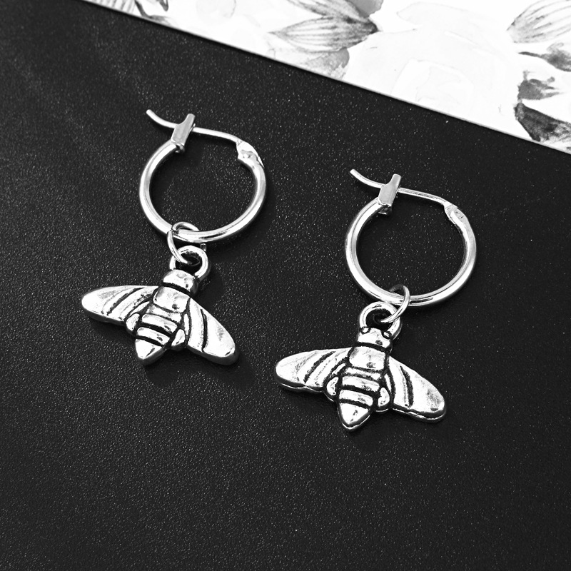 European And American Personalized Earrings Punk Vintage Alloy Bee Butterfly Insect Pendant Ear Ring Hoop Ear Clip Female display picture 4