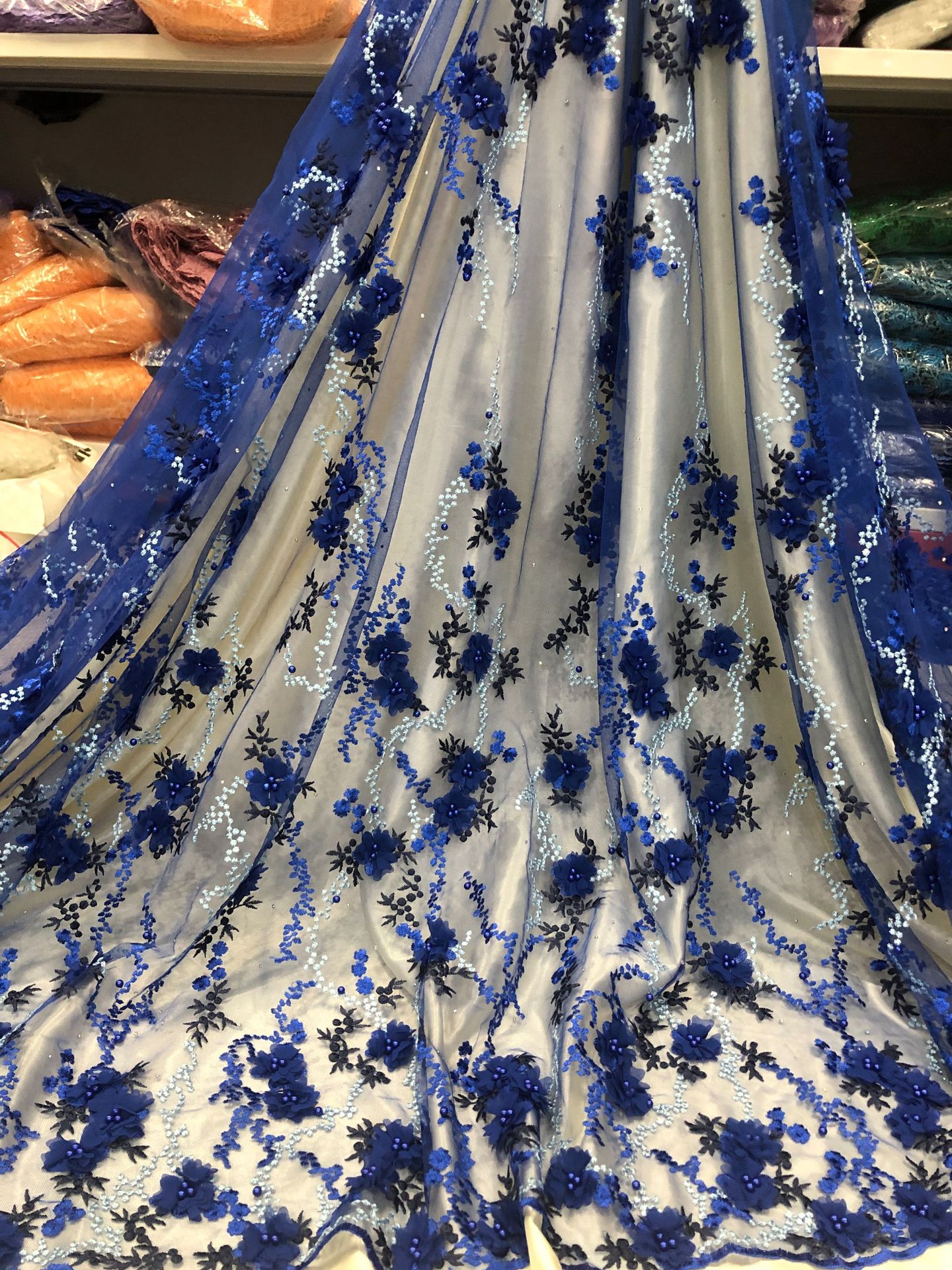 小花朵立体绣花布  非洲花边蕾丝 连衣裙礼服刺绣面料