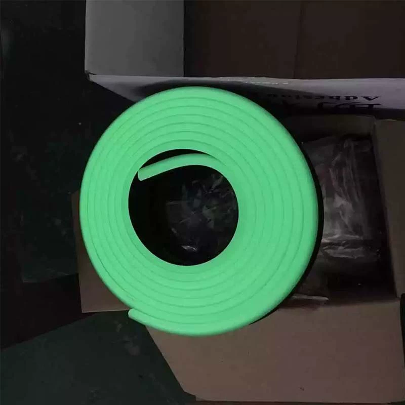 Флуоресцентные автомобильные принадлежности Универсальный размер с резиновой боковой юбкой Передняя Лопата Ведущая модификация большая окруженная клейкая Полоса для предотвращения столкновений