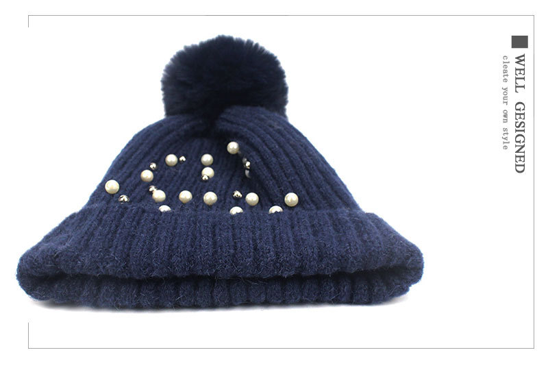 Women's Cute Solid Color Pearl Eaveless Wool Cap display picture 1