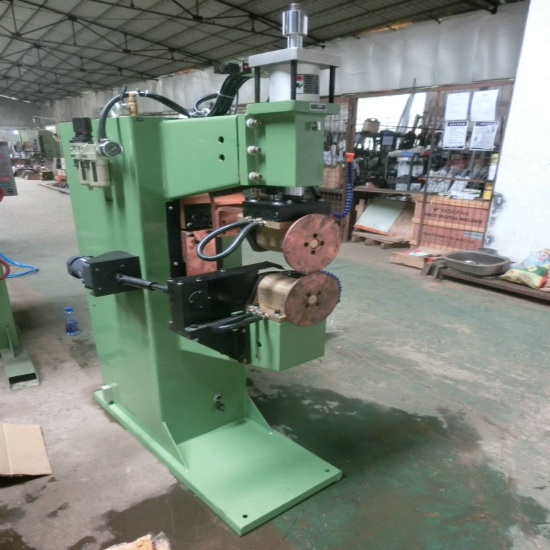 Сетка экрана фильтра пояса нержавеющей стали Сварочный аппарат крена гальванизированной плиты сварочный аппарат Крена Автомобиля топливный бак двойной головной сварочный аппарат шва