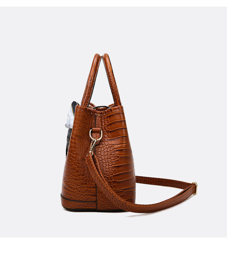 Large-capacity Crocodile Pattern Single-shoulder Diagonal Handbags Wholesale Nihaojewelry display picture 26