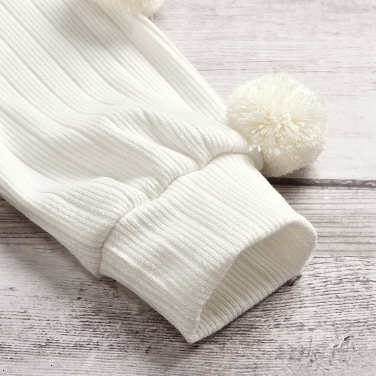 2024 Ragazze Autunno/Inverno Nuovo Cotone Pit Strip Maglia Lana Ball Top + Pantaloni Cowboy Traforati Set_voghion.com