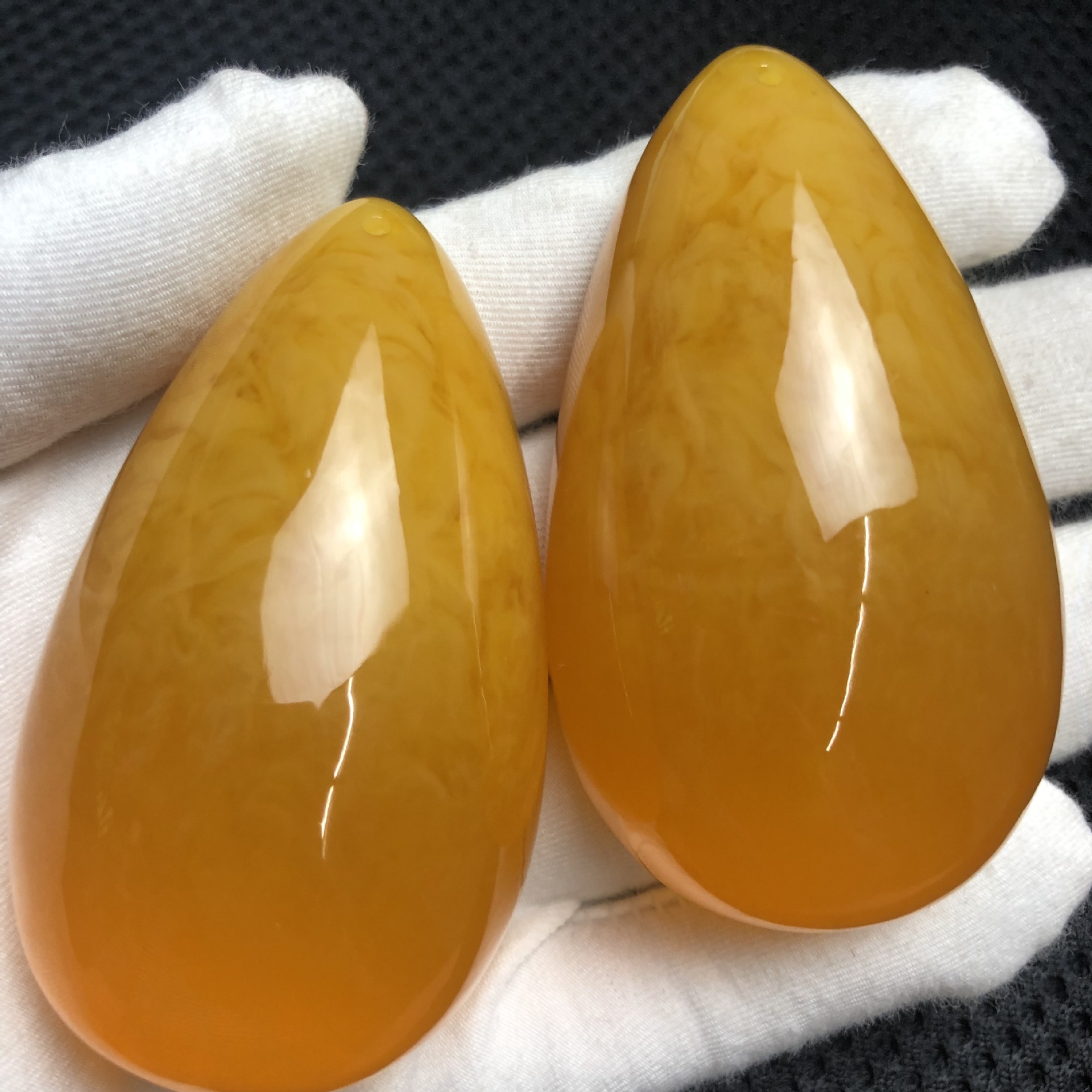 Pendant wax agate drop-shaped