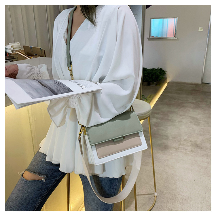 Chain Crossbody Bag Features