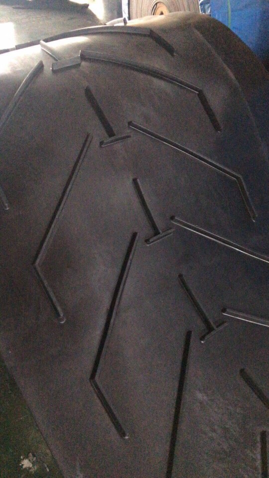 凹(凸)花纹输送带八字形多排小V橡胶环形带工业皮带工厂