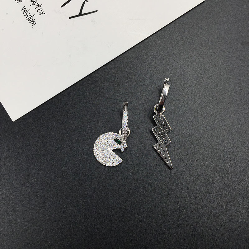 Fashion Asymmetrical Micro-inlay Zircon Expression Lightning Earrings display picture 2