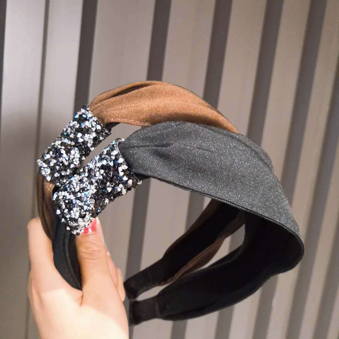 Korean Headband Fashion New Solid Color High-end Fabric Headband High-end Luxury Shiny Diamond Hairpin Fashion Headband Wholesale Nihaojewelry display picture 5