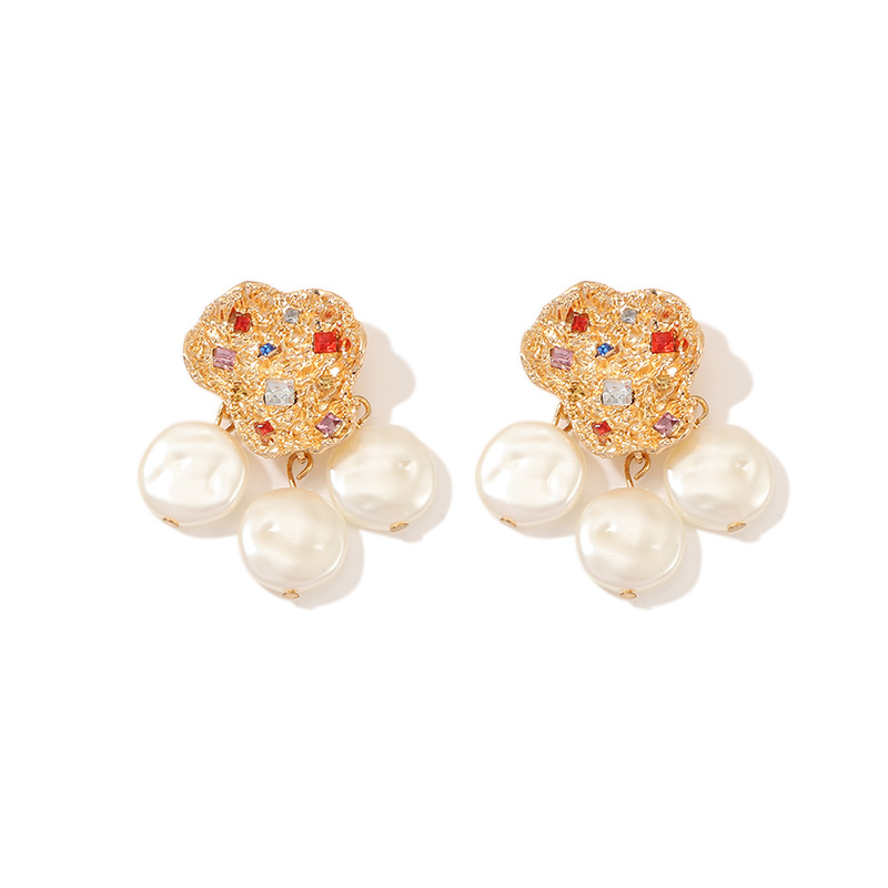 Irregular Pearl Metal With Colored Diamond Stud Earrings display picture 8