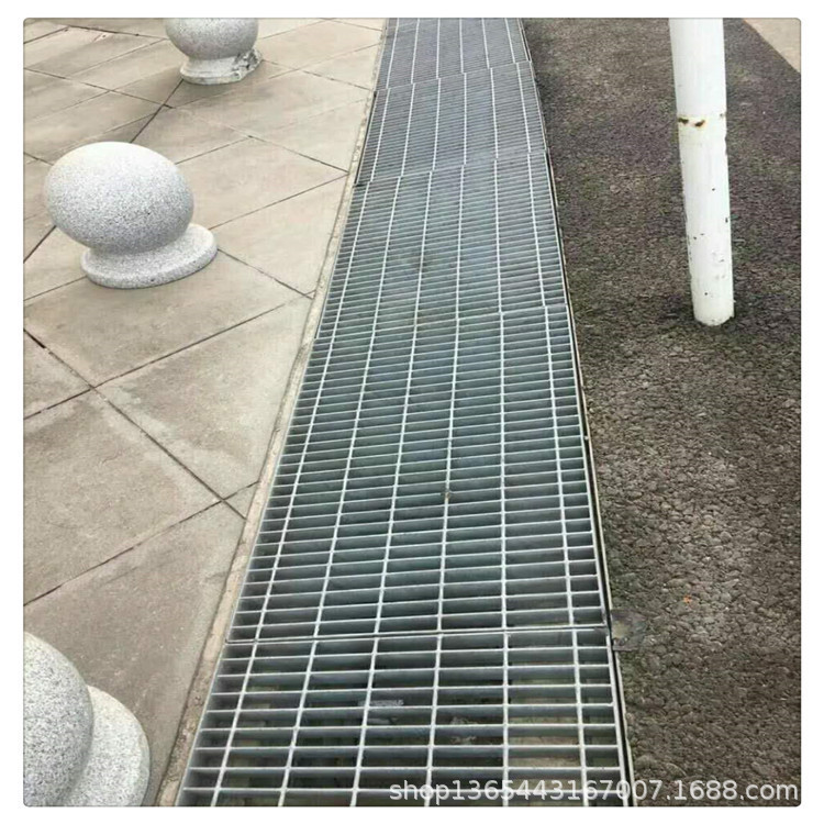 楼梯走道脚踏板 高空架平台钢格栅  热镀锌齿形钢格板