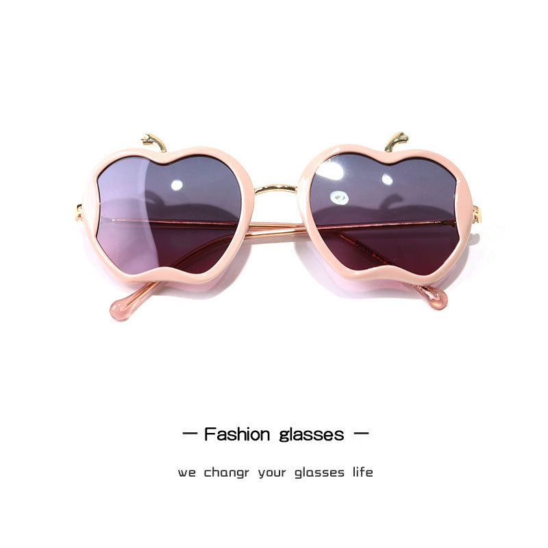 Spring and summer cartoon polarized chil...