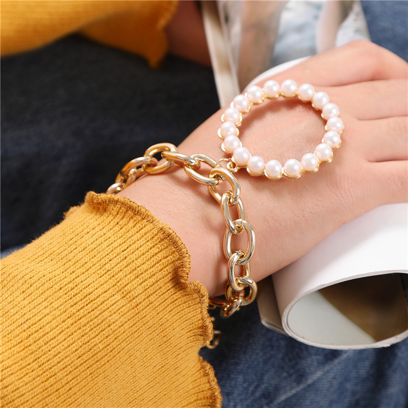 Fashion Alloy Chain Pearl Circle Bracelet display picture 9