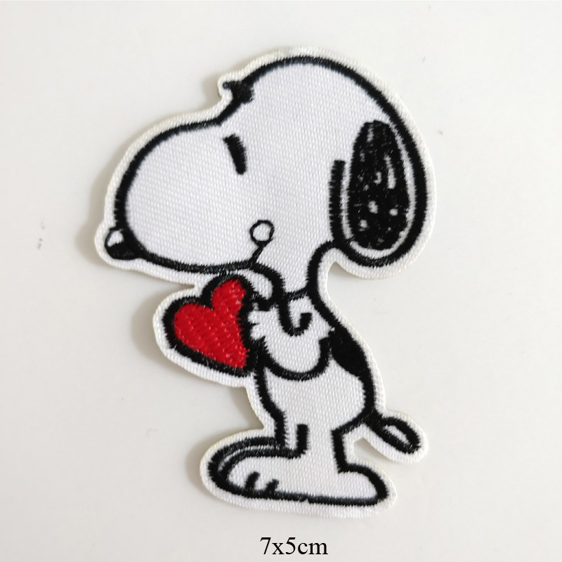 スヌーピー布ステッカー刺繍パッチバッジ子供服アクセサリー穴付きステッカー日本tシャツバッグ装飾diy