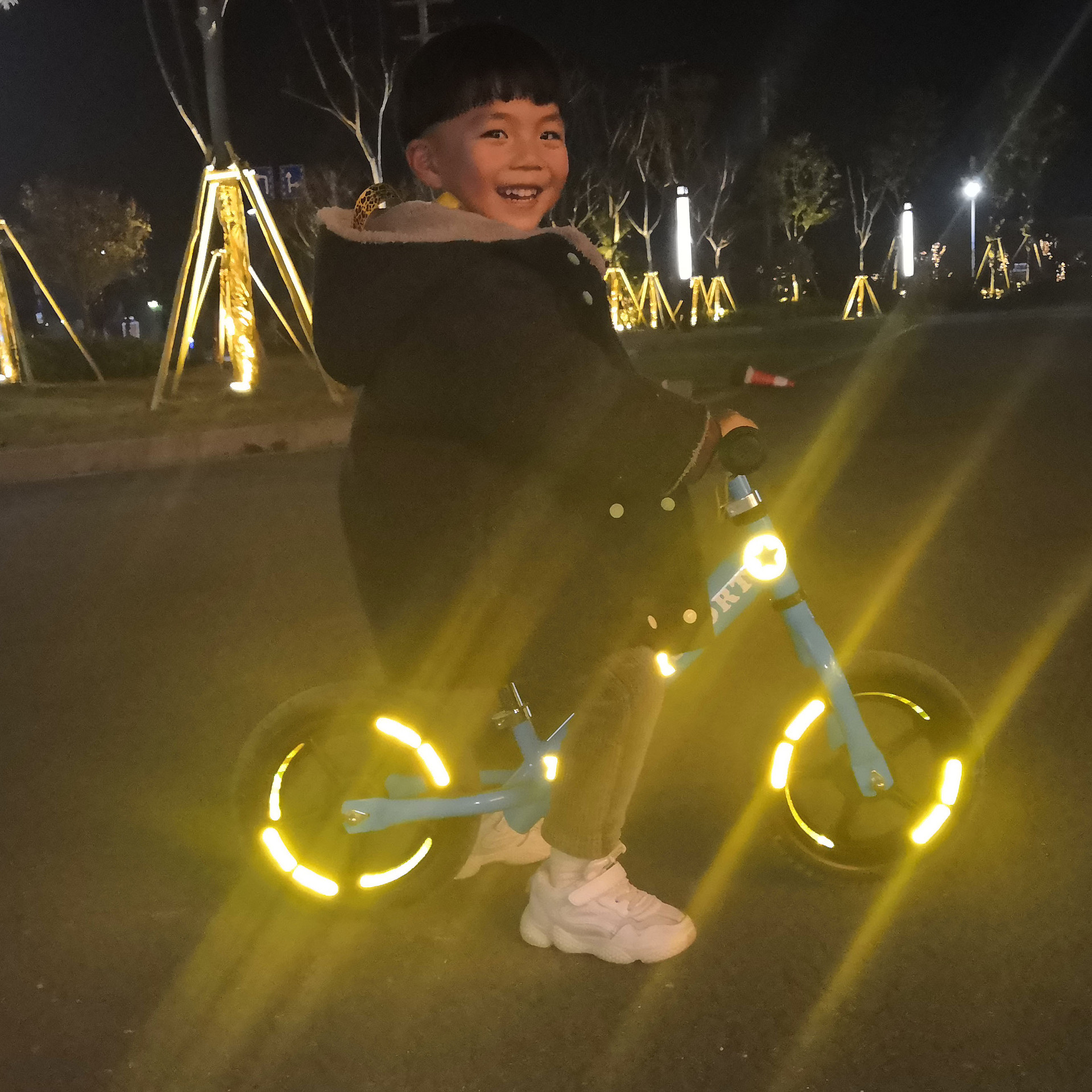 柔性儿童平衡滑步车反光贴轮胎装饰贴纸自行车夜光出行配件改装条