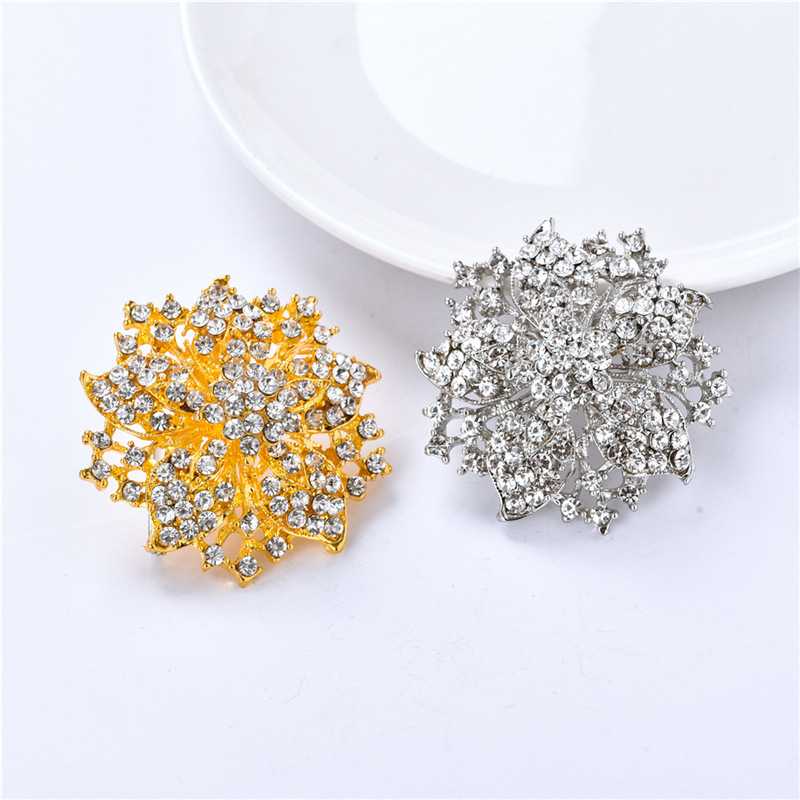 Flower Pattern Unisex Gender IG Style Shiny Pin Flower Alloy Plating Inlay Rhinestones Unisex Brooches