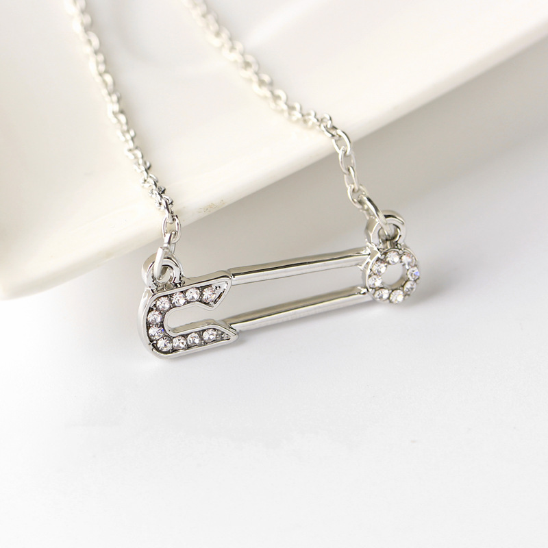 New Fashion Letter Uo Necklace Wild Hollow Diamond Pin Pendant Necklace Wholesale display picture 6