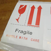 FragileƷ˺QСpˤzN