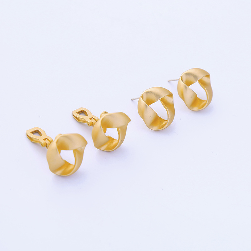 Simple Earless Ear Clip Female New Small Commuter Earrings display picture 5