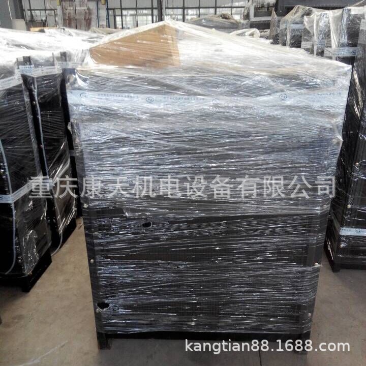 cummins/康明斯配件3000278/250KW水箱