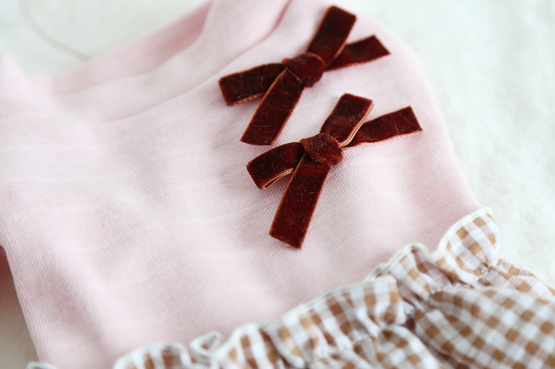 压纹蝴蝶结拼格裙