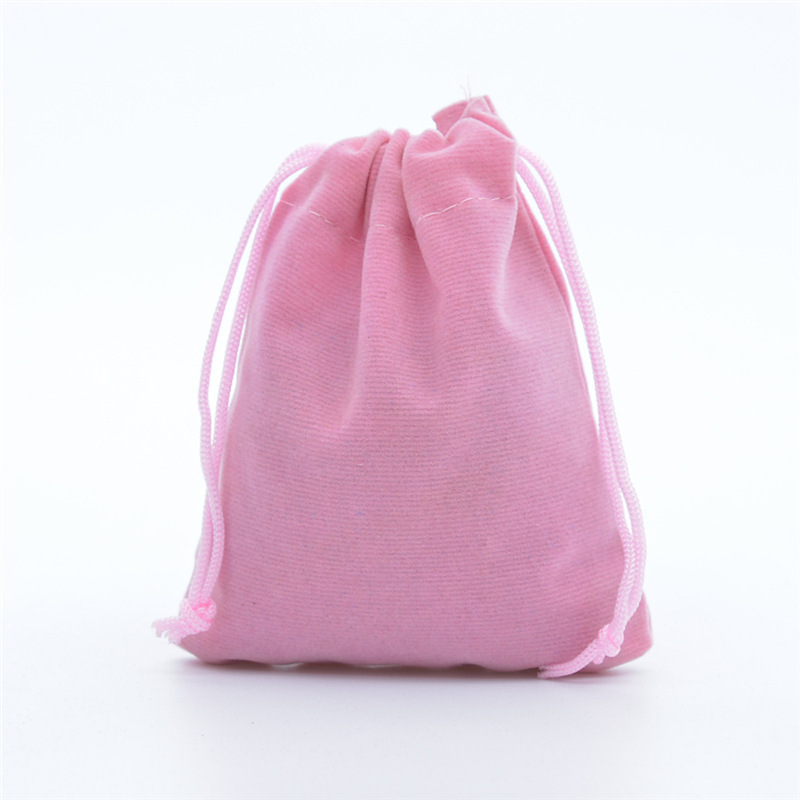 Fabricante en stock negro franela cordón bolsa cordón joyería embalaje bolsa paja auricular bolsa de franela