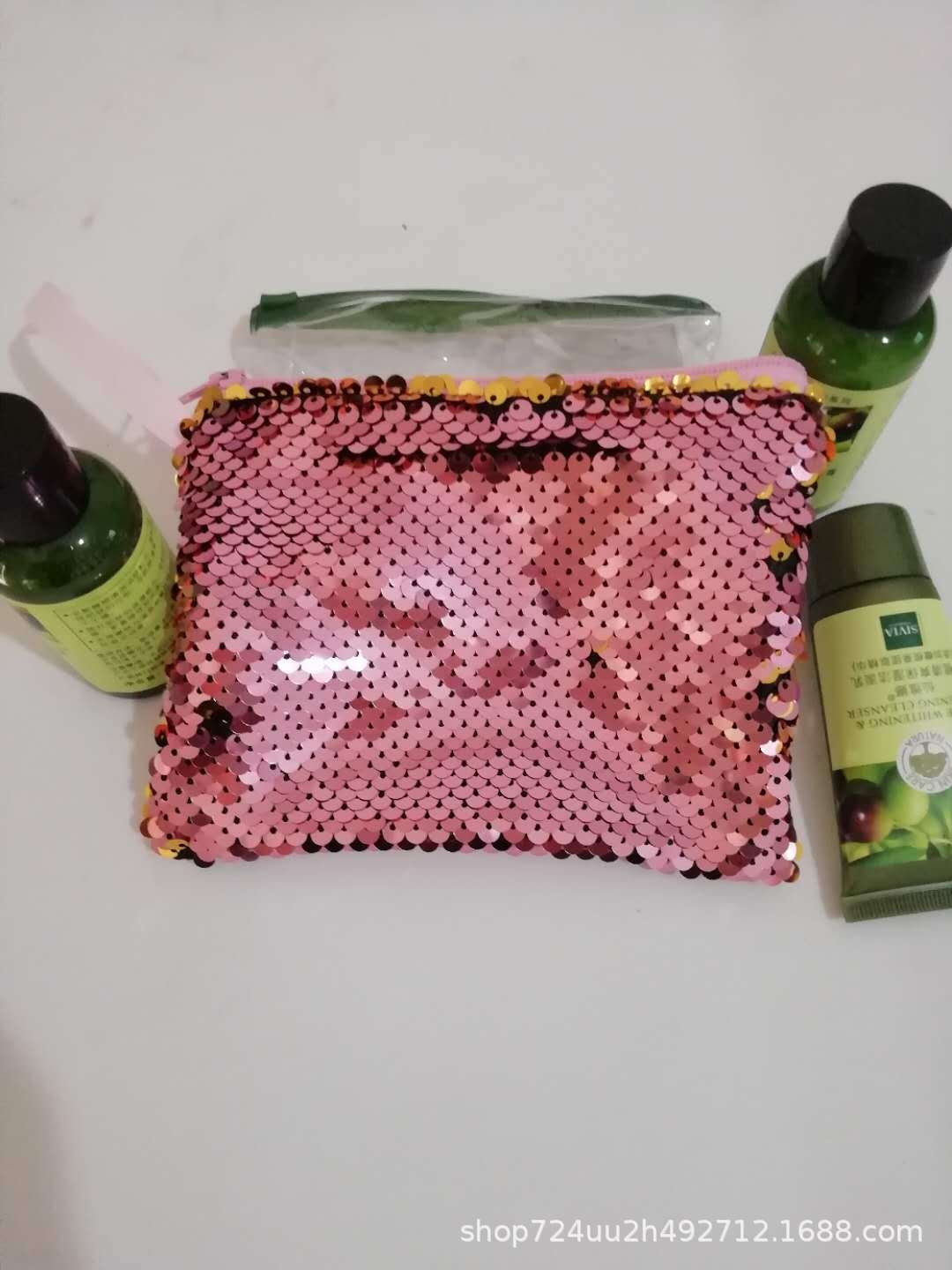 厂家直供2018款亮片化妆包 韩版涤纶手提式亮片零钱包可定制