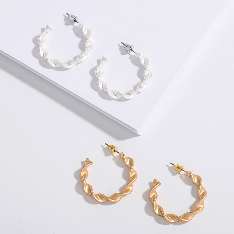 Circle  Retro Korean New Trendy  Earrings Wholesale Nihaojewelry display picture 2