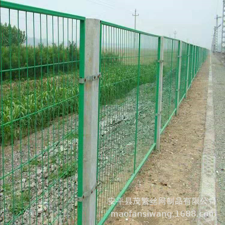 双边丝护栏网边框围栏 公路护栏网 养殖铁丝护栏网鱼塘防护围栏