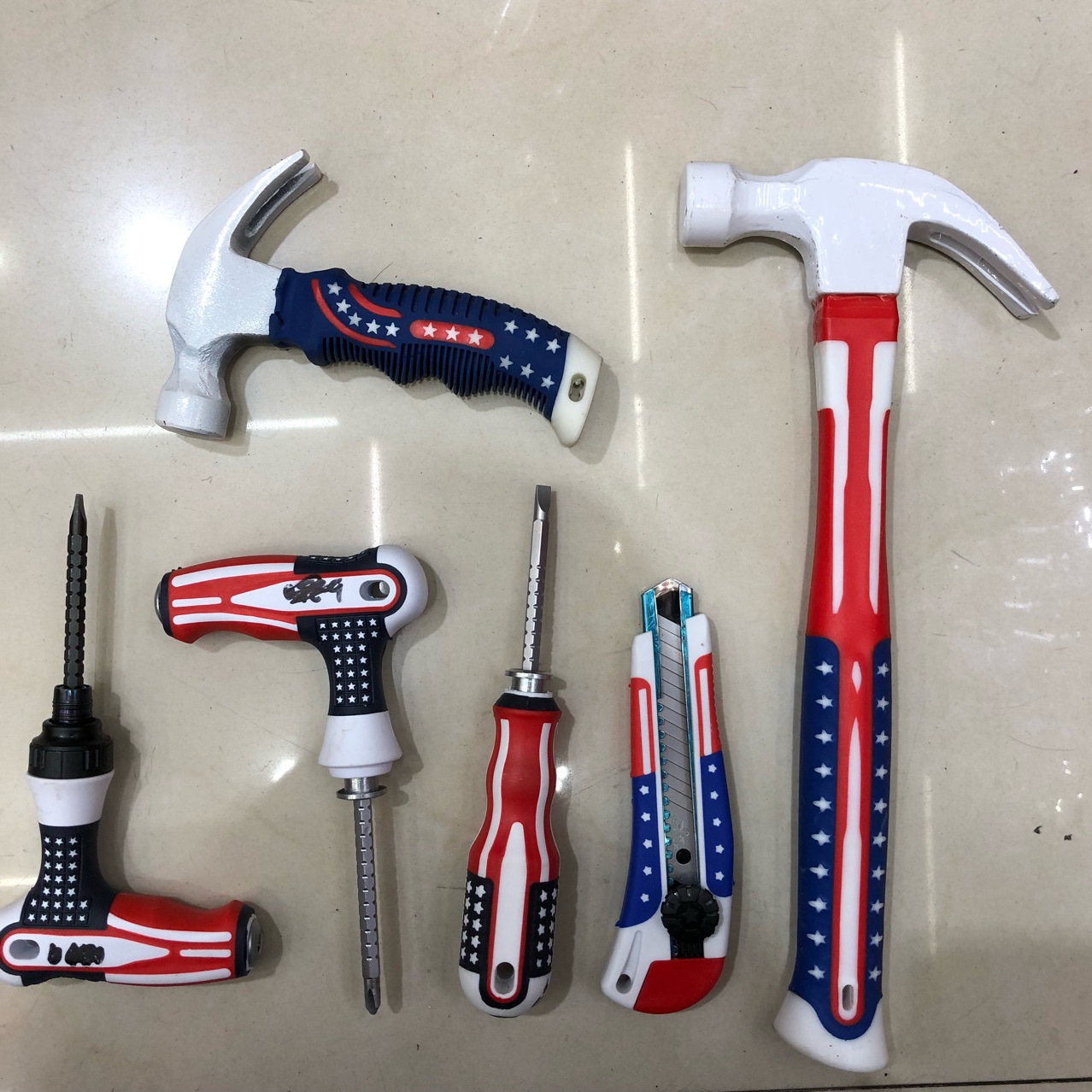 美国国旗柄美工刀锤子螺丝刀国旗柄钳子国旗柄组套工具家用组套