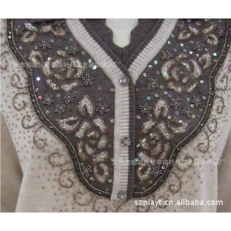 销售灰色衣服辅料简约式机绣棉绒刺绣花边