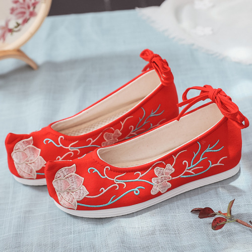 Chinese hanfu shoes princess fairy cosplay shoes Women arched shoes with upturned head and embroidered shoes with flat soles