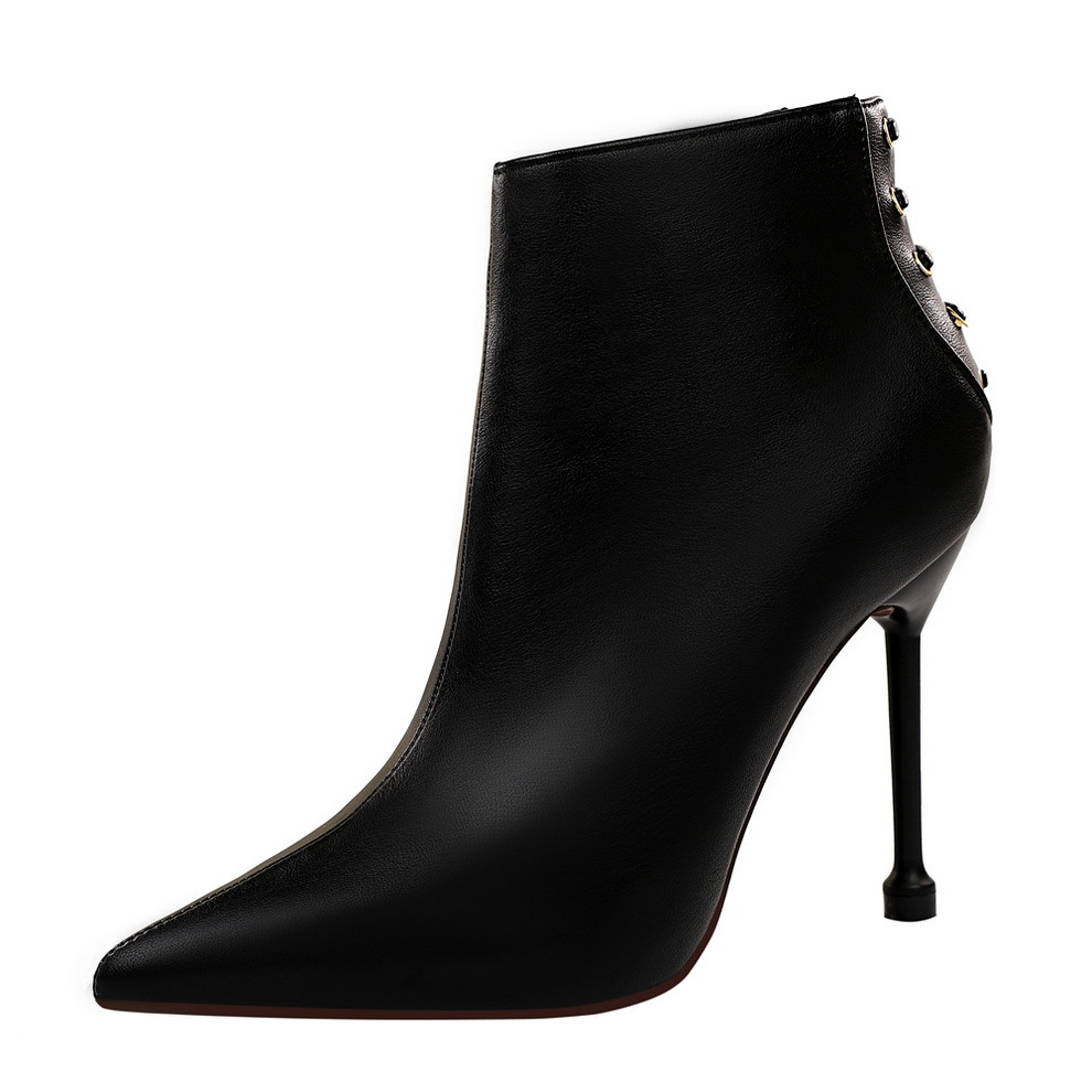 663-2 booties (this one is sold out without replenishment)