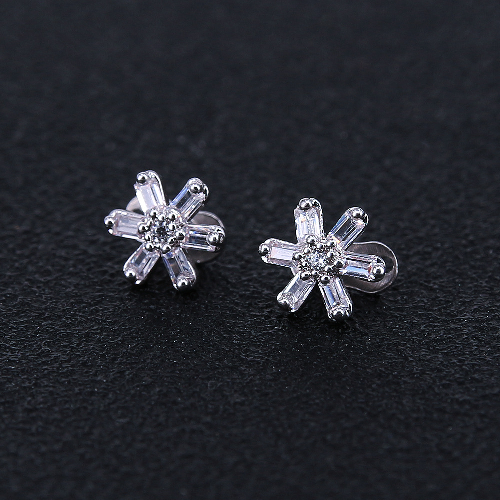 White Zircon Daisy Nail Implant Body Piercing Jewelry 316L Surgical Steel Flat Back Stud detail image 7