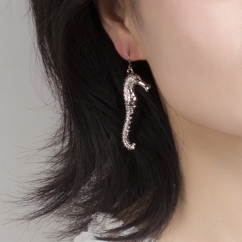Shell Seahorse Starfish Gold Earrings display picture 9