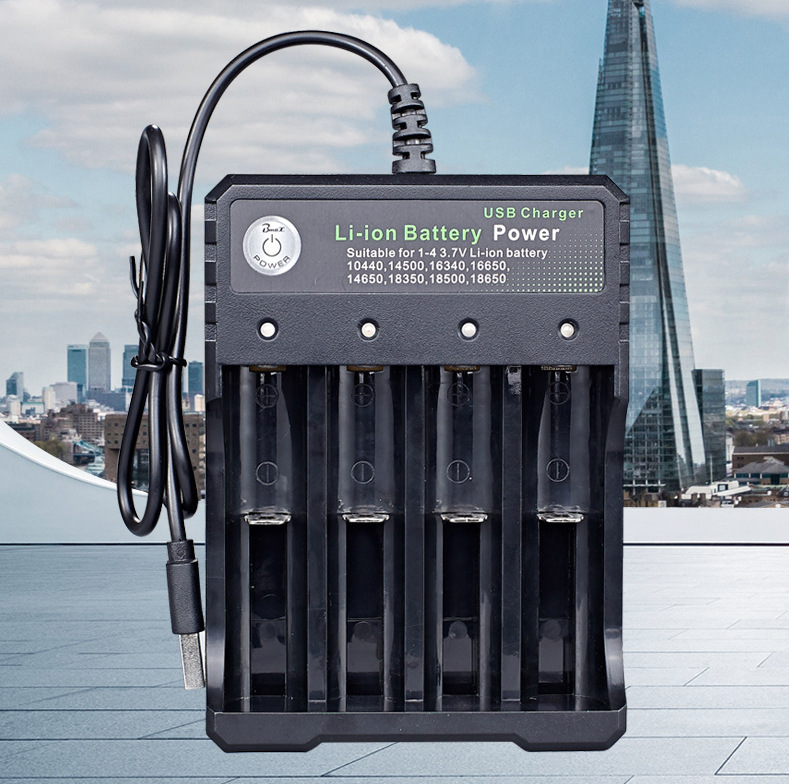 18650充电器4槽USB充电手电筒定位仪扩音器3.7V4.2锂电池独立充电