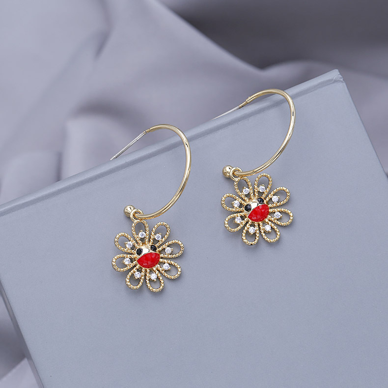 Fashionable Detachable Cute Smiley Sun Flower Earrings With Micro Diamonds Simple Bai Ear Ornaments display picture 5