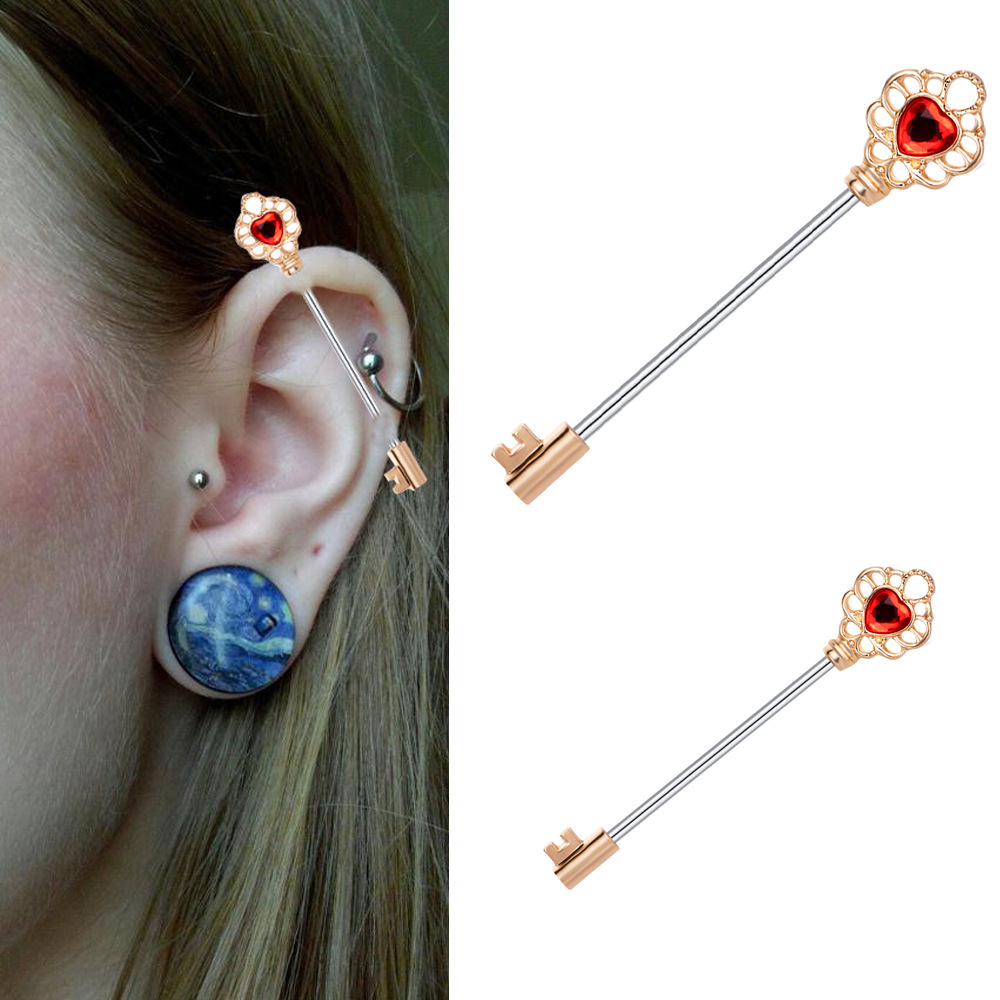 16G labret stud size and finish detail