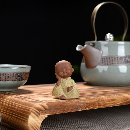 Tea pet ornaments can be used to raise creative mini pocket-sized three or four little monks, Zen-like purple sand tea sets, accessories, flower pot decorations