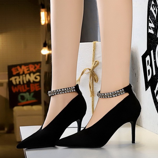 European and American style sexy night club show thin banquet women’s shoes thin heel high heel V-shaped mouth diamond o