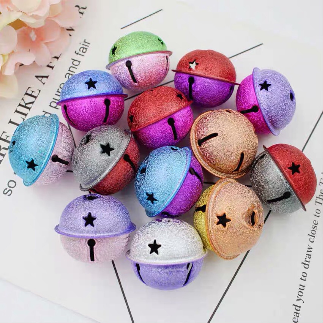 undefined4 a centimeter Double color Scrub Small bell pet parts Key buckle Pendant Gifts Christmas Wuxing decorateundefined
