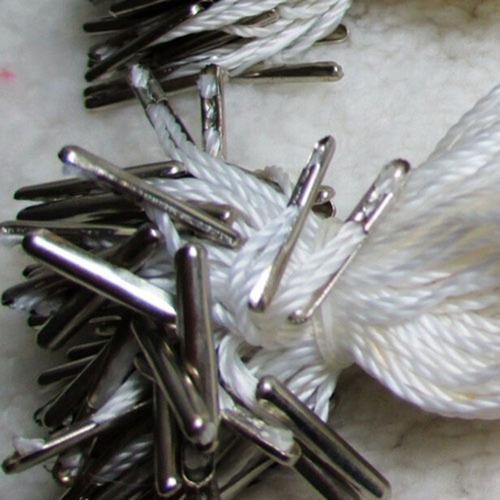 Attaching accessories, pins, thread fasteners, clothing hangers, hanging beads, hand-tie strings, clothing tag lines, tag ropes