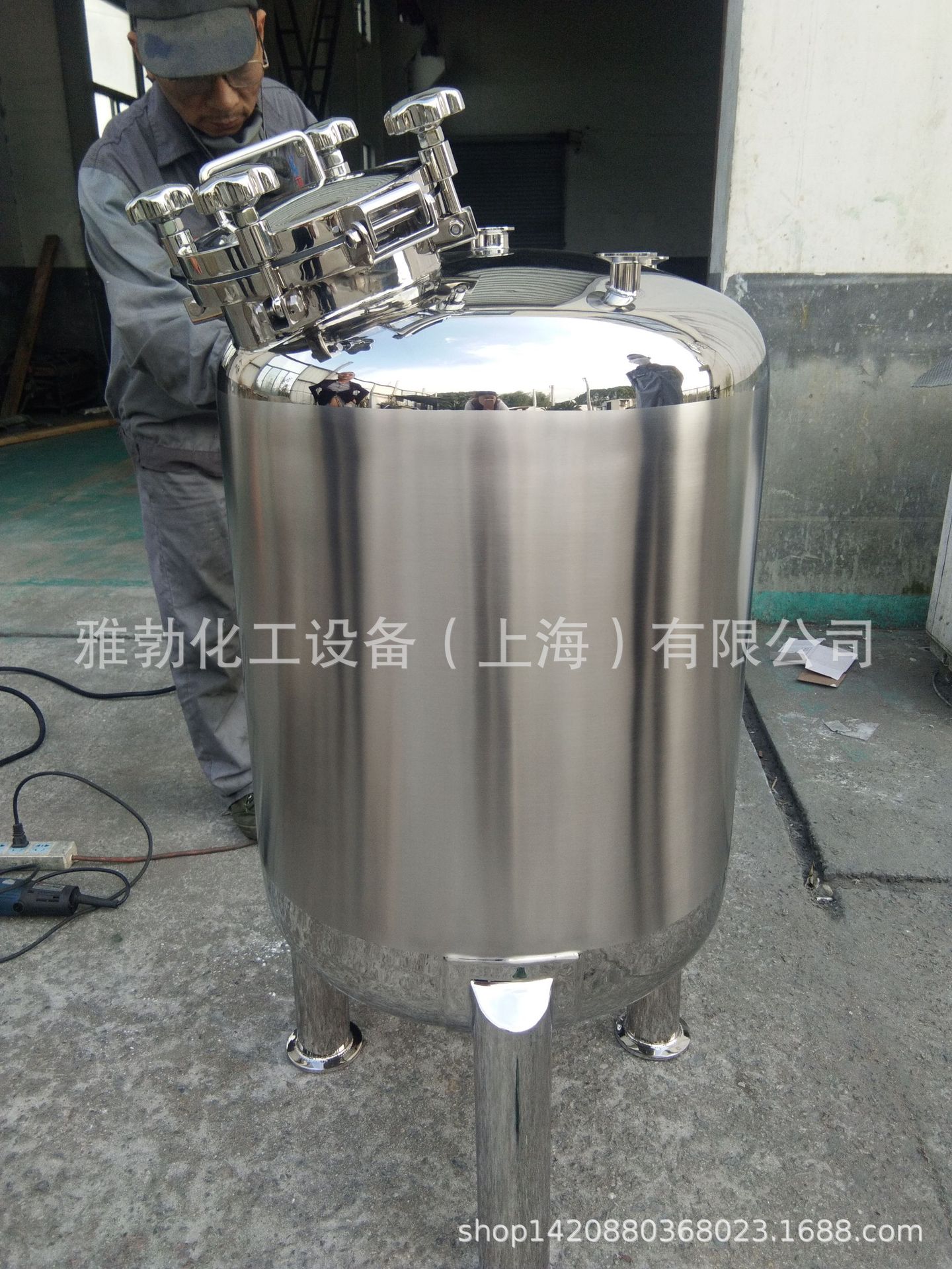 不锈钢储罐来图制作，镜面抛光，电解抛光