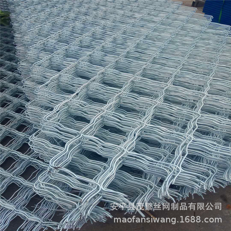 厂家供应菱形美格网防盗窗 大型犬养殖围栏网 外墙圈地防护铁丝网
