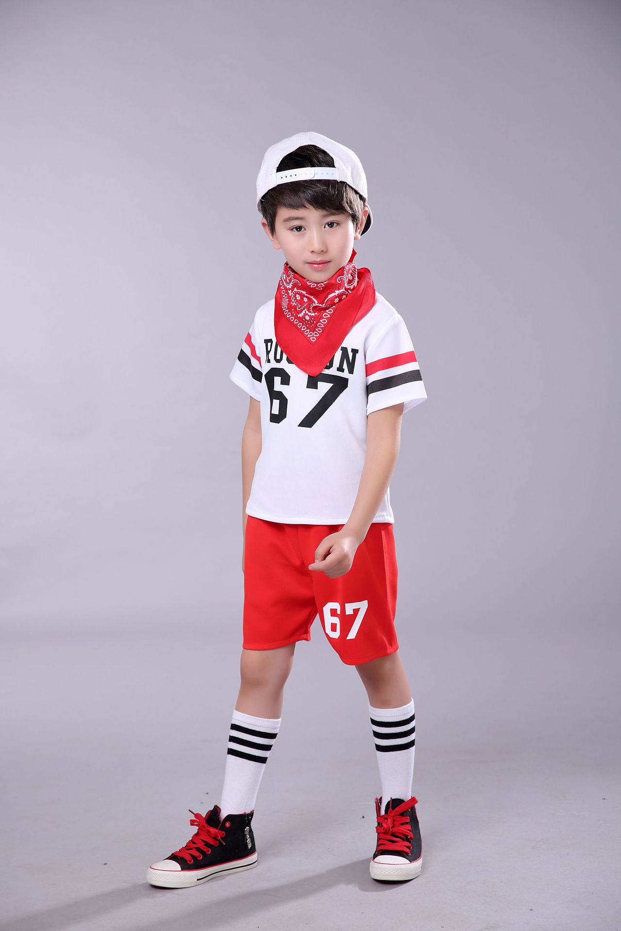 儿童嘻哈街舞服装|costume|children's wear|潮贝炫志_Original作品-站酷ZCOOL