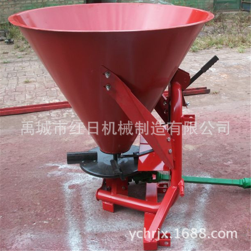 供应施肥撒播大量现货 出口拖拉机悬挂600L撒肥机